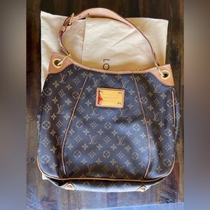 Louis Vuitton Galliera PM Authentic